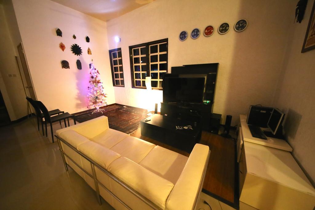 Dee Guest House Lapu-Lapu City Exteriör bild