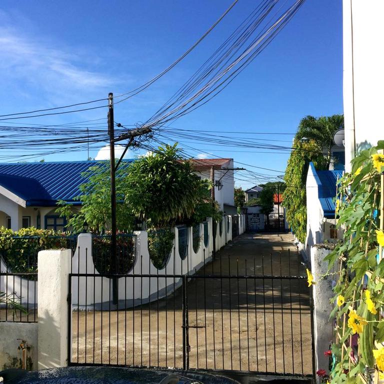 Dee Guest House Lapu-Lapu City Exteriör bild