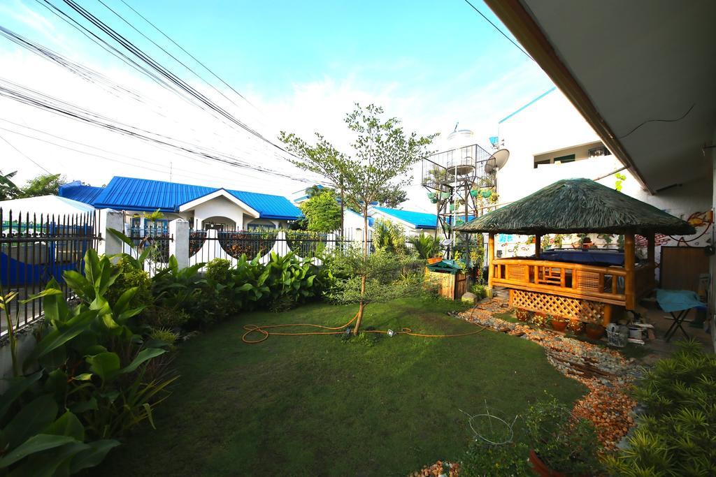Dee Guest House Lapu-Lapu City Exteriör bild