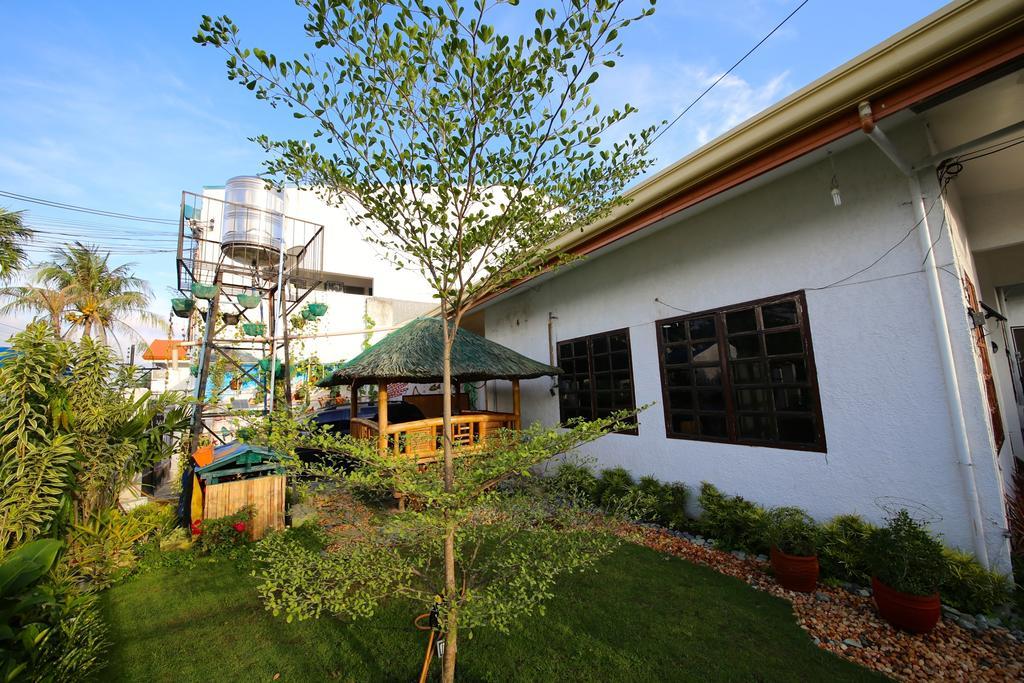 Dee Guest House Lapu-Lapu City Exteriör bild