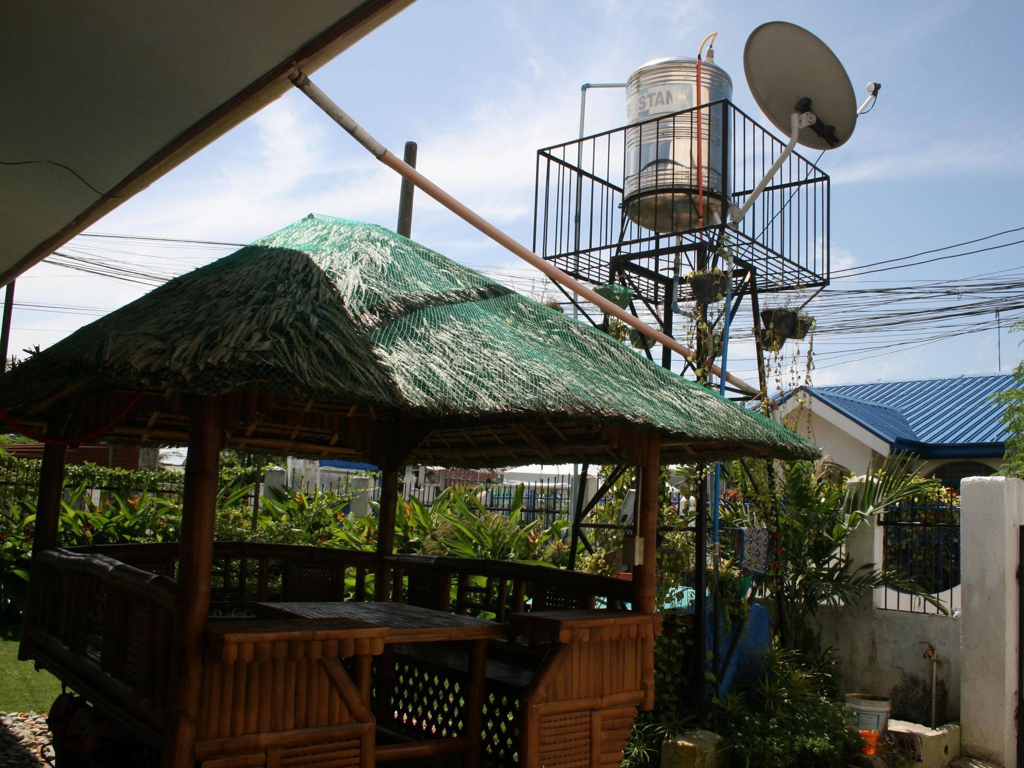Dee Guest House Lapu-Lapu City Exteriör bild