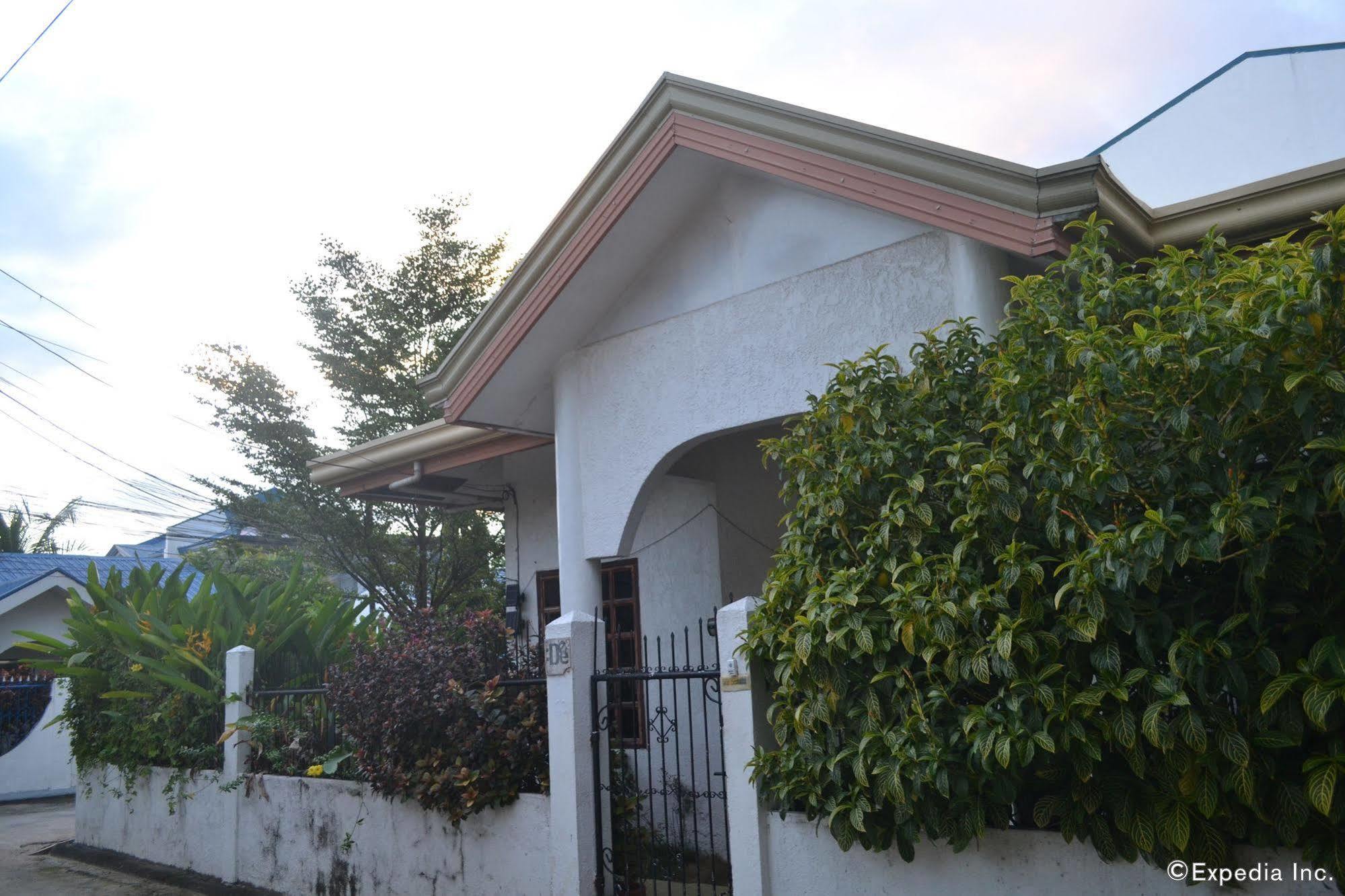 Dee Guest House Lapu-Lapu City Exteriör bild