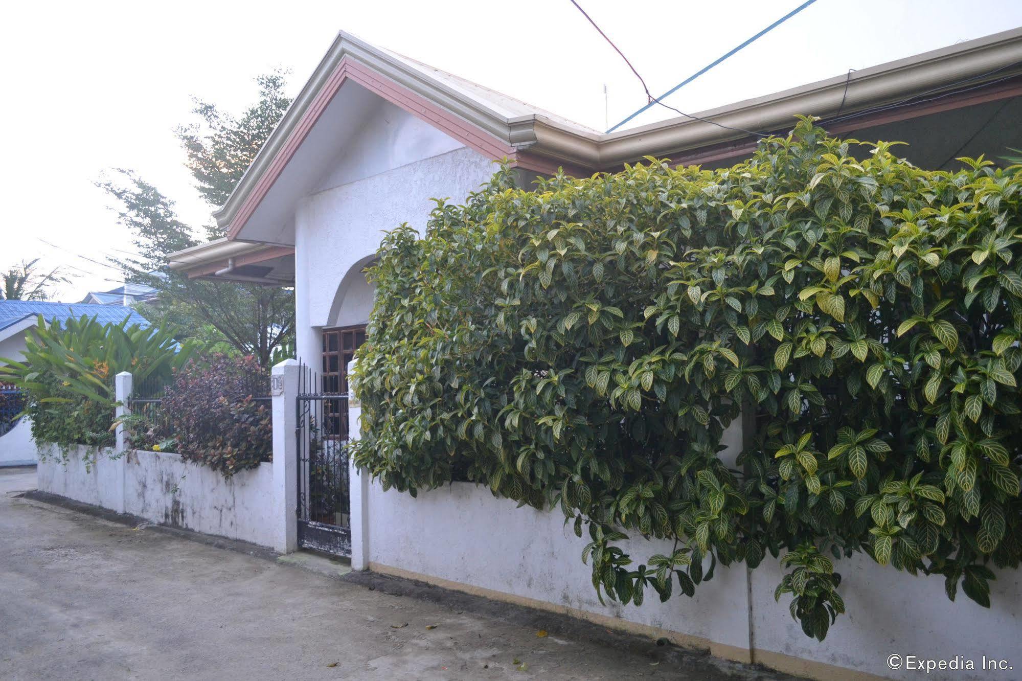 Dee Guest House Lapu-Lapu City Exteriör bild