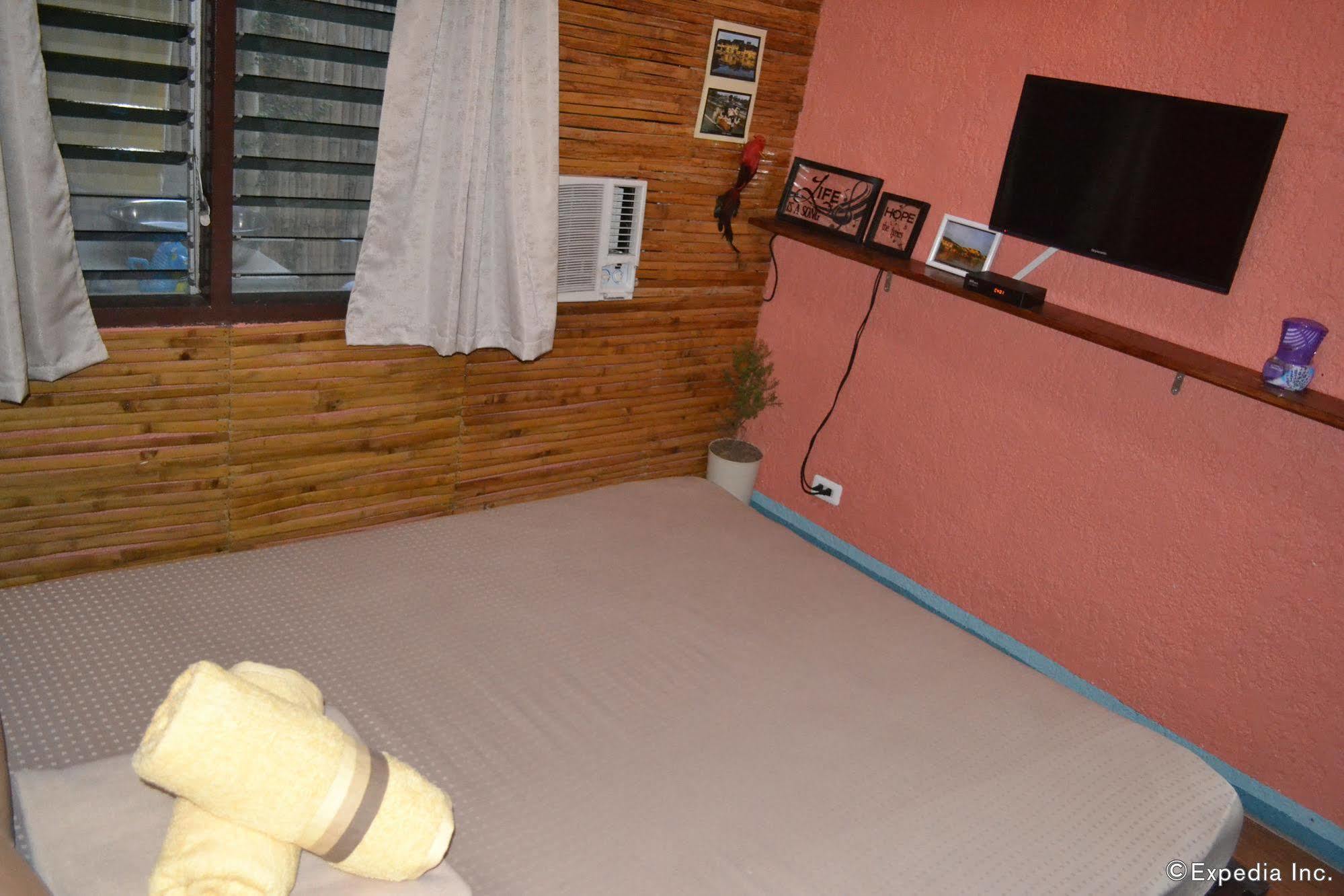 Dee Guest House Lapu-Lapu City Exteriör bild