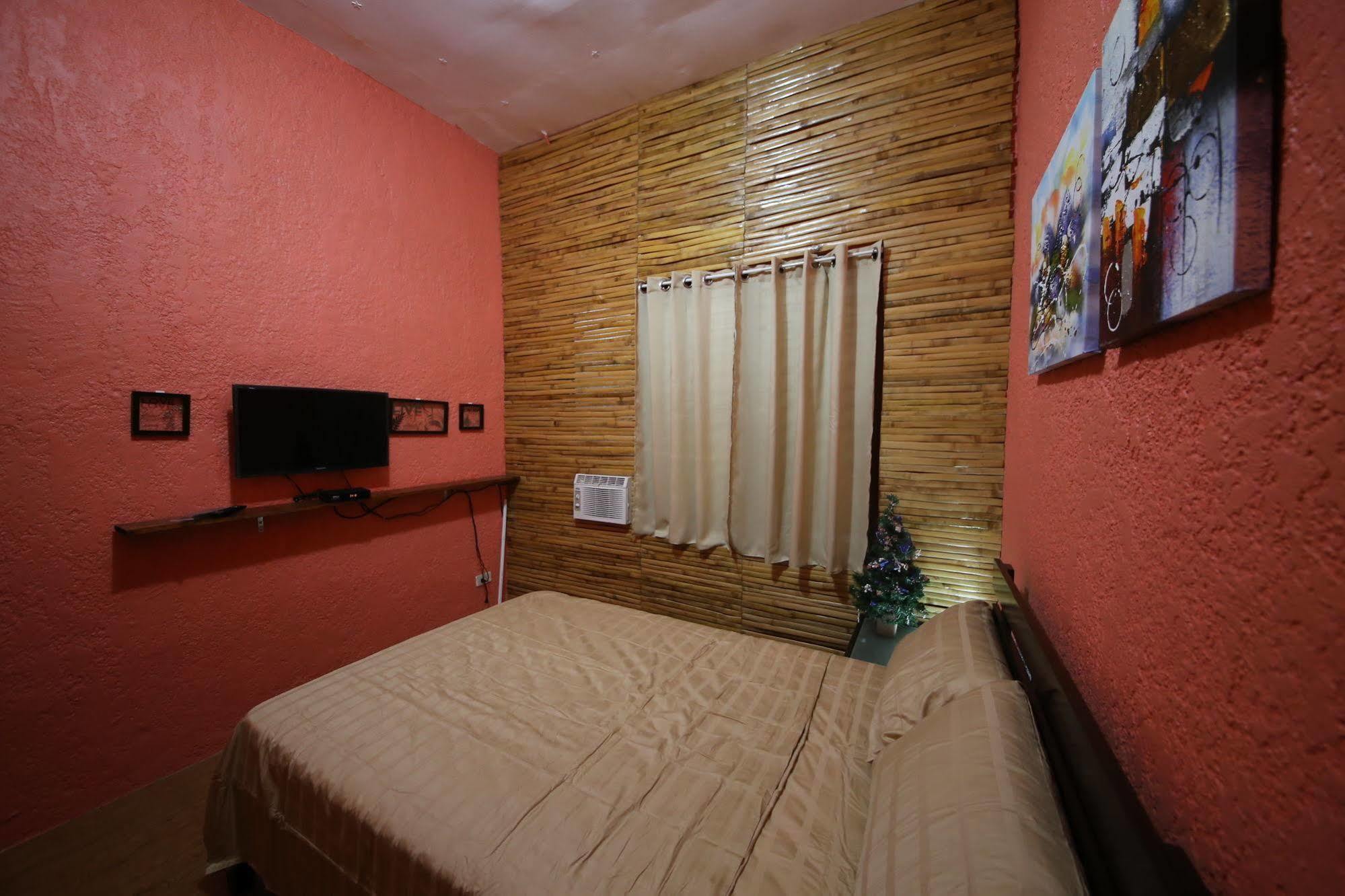 Dee Guest House Lapu-Lapu City Exteriör bild