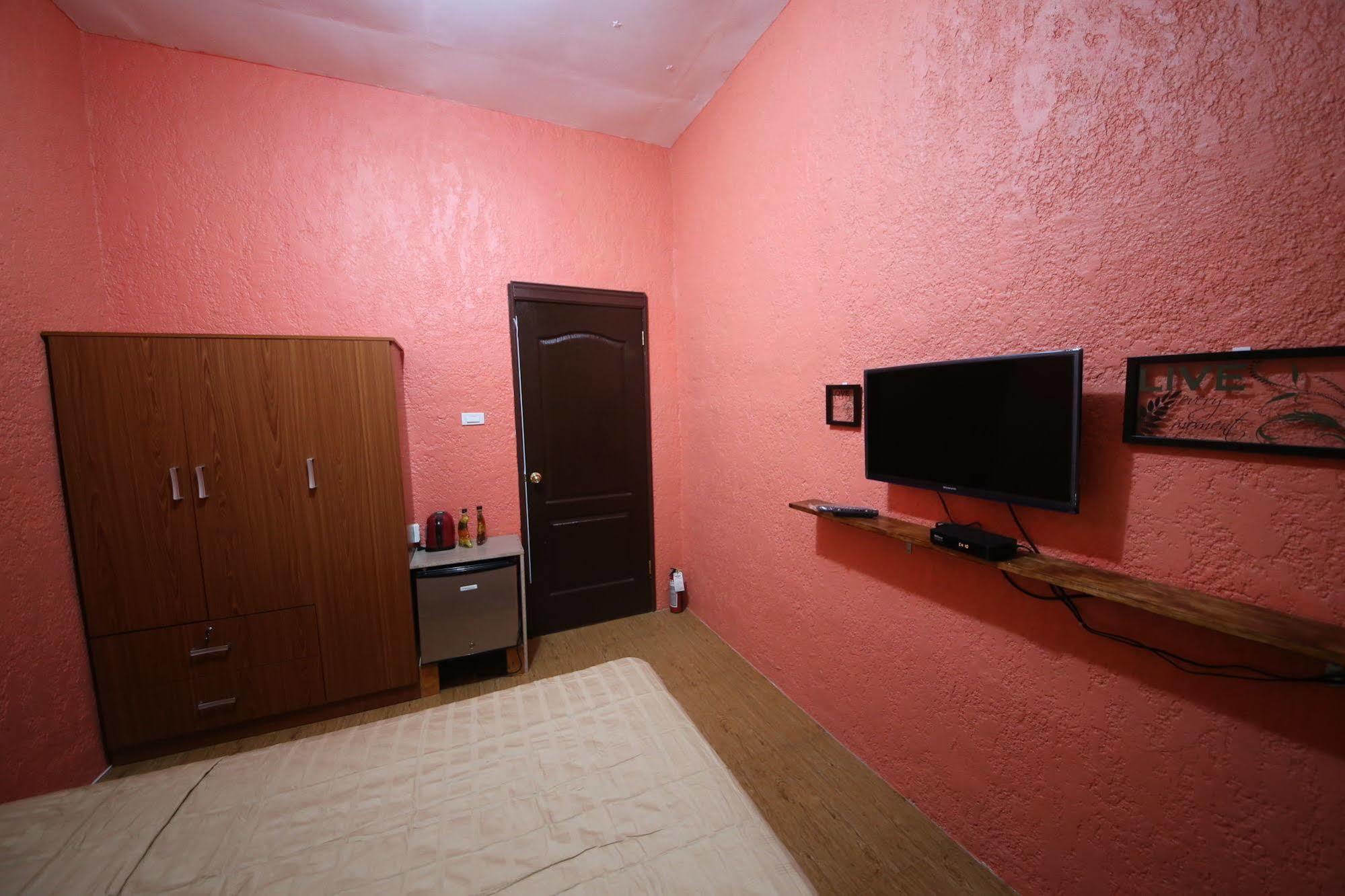 Dee Guest House Lapu-Lapu City Exteriör bild