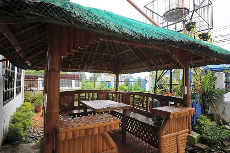 Dee Guest House Lapu-Lapu City Exteriör bild