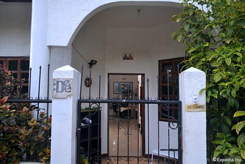 Dee Guest House Lapu-Lapu City Exteriör bild
